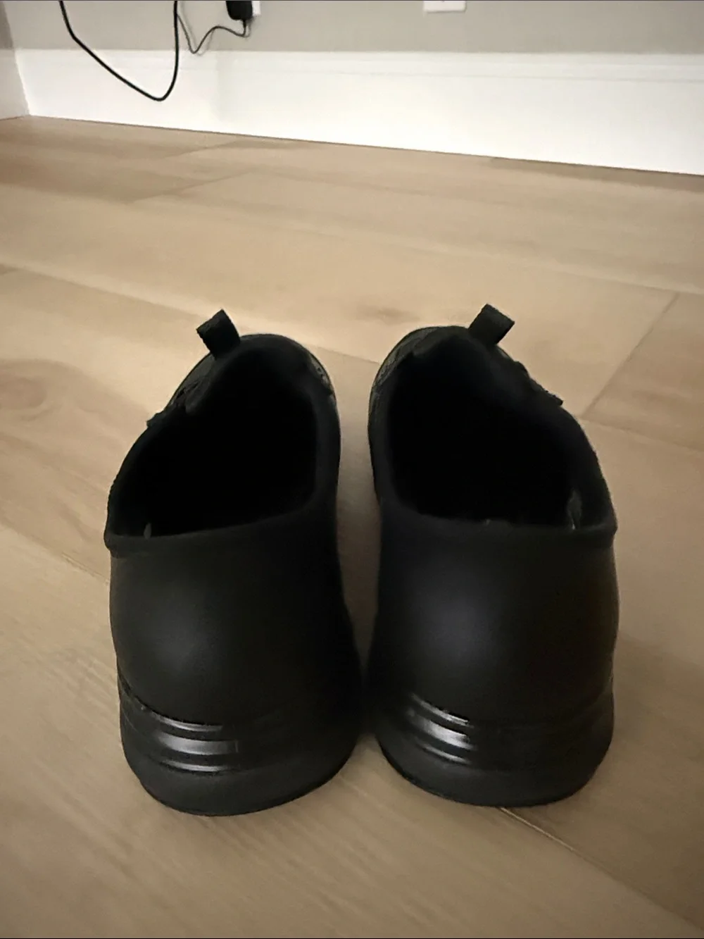 Last pair NWOB Skechers Hands Free Black Slip-On Walking Shoe Size 6